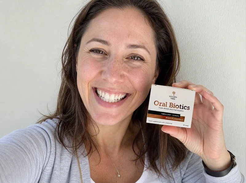 Happy woman smiling with healthy teeth and fresh breath, representing Oral Biotics Nederland support for healthy mouth flora, gum care, and daily oral wellness.